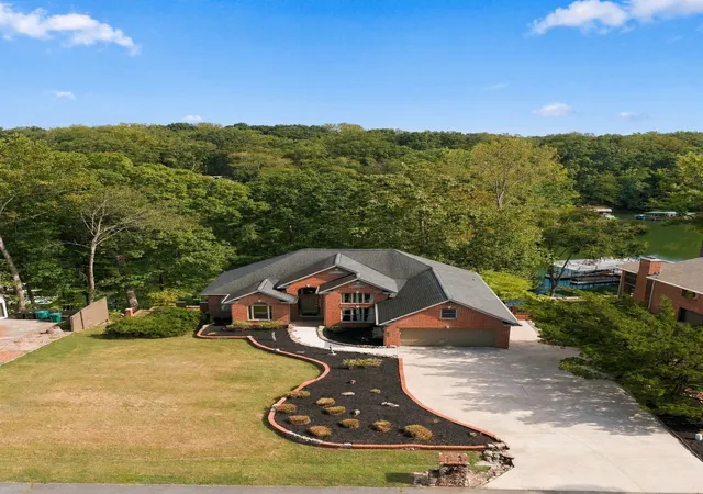 Photo 3 of Sale Pending at 228 Murray Lake Dr, Winchester, TN 37398 | MLS# 3547221 | Listing updated on 2026-09-27