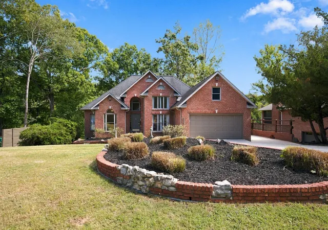 Photo 3 of Sale Pending at 228 Murray Lake Dr, Winchester, TN 37398 | MLS# 3547221 | Listing updated on 2026-09-27