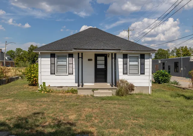 Photo 1 of Single family home for sale at 626 Cedar St, Lewisburg, TN 37091 | MLS# 3599398 | Listing updated on 2026-09-25