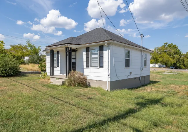Photo 3 of Single family home for sale at 626 Cedar St, Lewisburg, TN 37091 | MLS# 3599398 | Listing updated on 2026-09-25