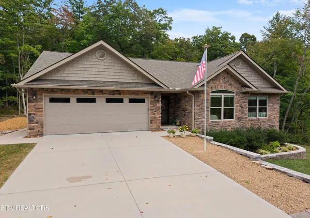 Photo 1 of Single family home for sale at 140 Laswell Ln, Crossville, TN 38558 | MLS# 3545456 | Listing updated on 2026-09-14