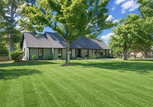 Photo 1 of Single family home for sale at 115 Poteat Pl, Franklin, TN 37064 | MLS# 3546653 | Listing updated on 2026-09-12