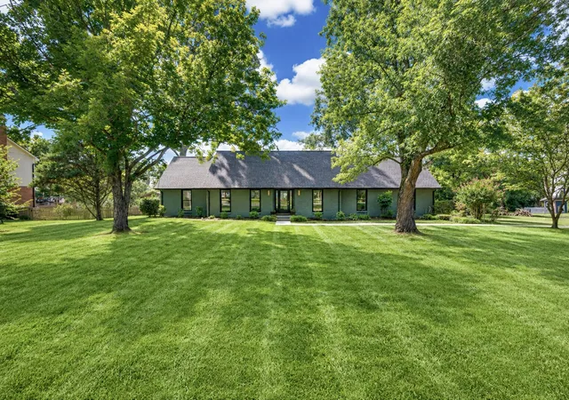 Photo 3 of Single family home for sale at 115 Poteat Pl, Franklin, TN 37064 | MLS# 3546653 | Listing updated on 2026-09-12