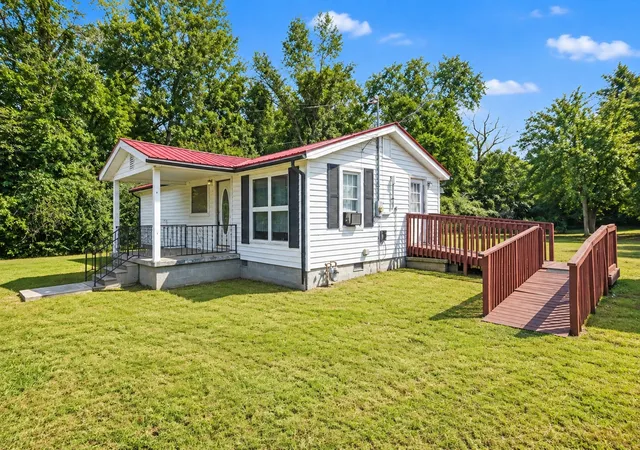 Photo 3 of Single family home for sale at 222 College St, Burns, TN 37029 | MLS# 3546435 | Listing updated on 2026-09-23