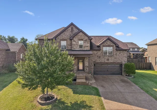 Photo 3 of Single family home for sale at 139 Mckain Xing, Hendersonville, TN 37075 | MLS# 3546293 | Listing updated on 2026-09-17