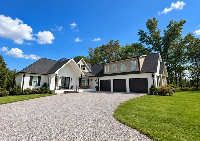 Photo 1 of Single family home for sale at 418 Creekmore Rd, Cottontown, TN 37048 | MLS# 3547703 | Listing updated on 2026-09-13
