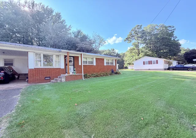 Photo 3 of Single family home for sale at 125 Forney Rd, Huntingdon, TN 38344 | MLS# 3545538 | Listing updated on 2026-10-07
