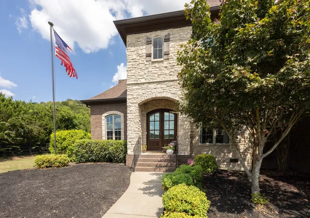 Photo 4 of Single family home for sale at 4608 Nadine Ln, Franklin, TN 37064 | MLS# 3594580 | Listing updated on 2026-10-26