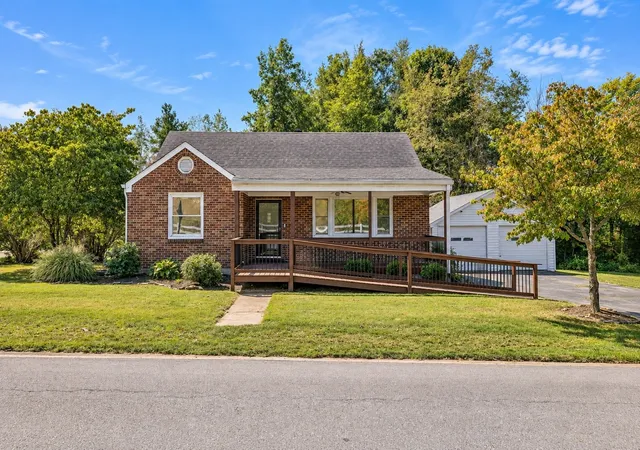 Photo 1 of Single family home for sale at 583 Brattontown Cir, Lafayette, TN 37083 | MLS# 3546568 | Listing updated on 2026-09-14