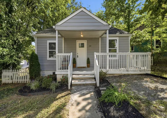 Single family home for sale at 200 Sawyer St, Chattanooga, TN 37405 | MLS# 3545747