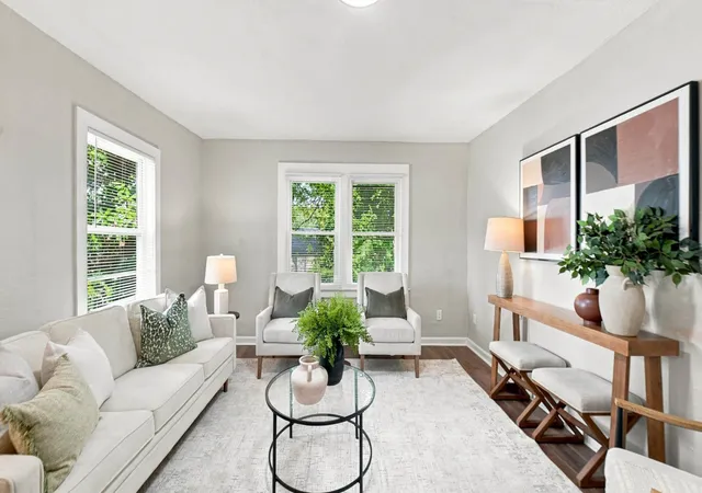 Photo 3 of Single family home for sale at 200 Sawyer St, Chattanooga, TN 37405 | MLS# 3545747 | Listing updated on 2026-10-21