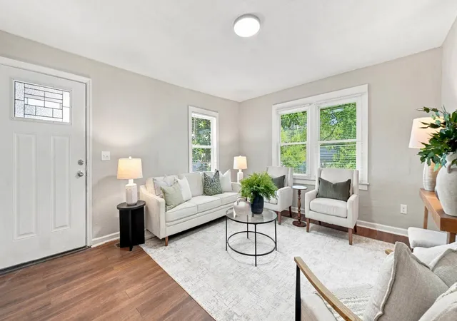 Photo 4 of Single family home for sale at 200 Sawyer St, Chattanooga, TN 37405 | MLS# 3545747 | Listing updated on 2026-10-21
