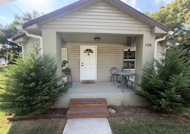 Photo 1 of Single family home for sale at 708 Gray St, Mount Pleasant, TN 38474 | MLS# 3546854 | Listing updated on 2026-10-08