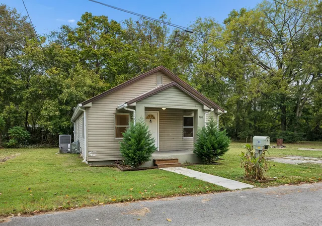 Photo 1 of Single family home for sale at 708 Gray St, Mount Pleasant, TN 38474 | MLS# 3546854 | Listing updated on 2026-10-15