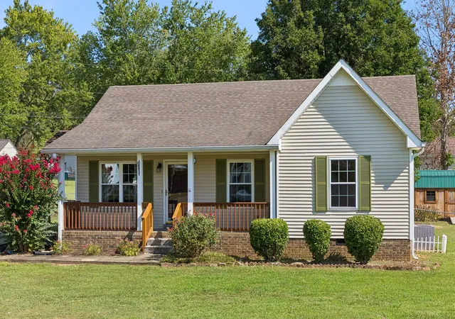 Single family home for sale at 2865 Chinquapin Ln, Clarksville, TN 37043 | MLS# 3592968