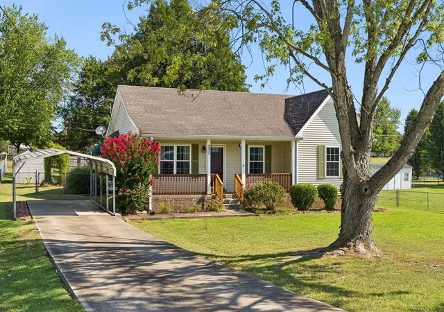 Photo 3 of Single family home for sale at 2865 Chinquapin Ln, Clarksville, TN 37043 | MLS# 3592968 | Listing updated on 2026-10-09