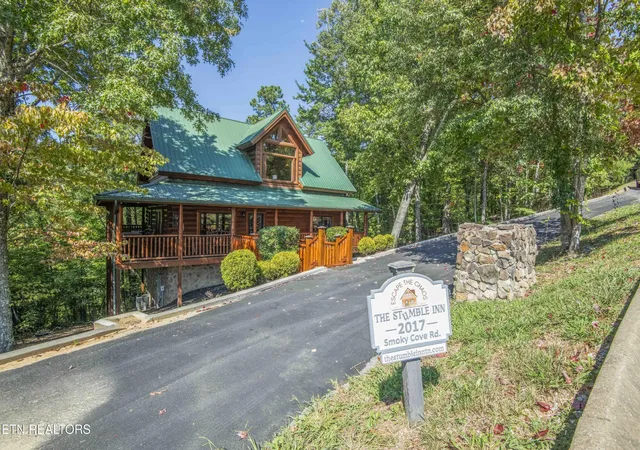 Photo 1 of Single family home for sale at 2017 Smoky Cvs Rd, Sevierville, TN 37876 | MLS# 3545763 | Listing updated on 2026-10-22