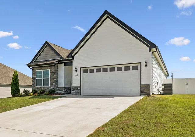Photo 1 of Single family home for sale at 1418 Blackstone St, Murfreesboro, TN 37129 | MLS# 3546482 | Listing updated on 2026-10-09