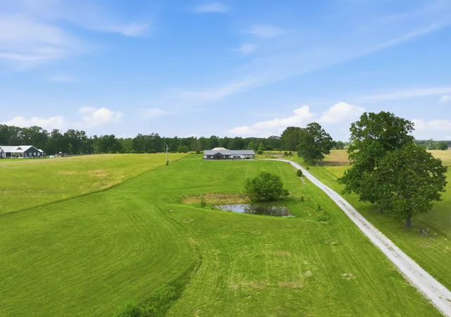 Photo 2 of Single family home for sale at 202 Rocky Dr, Dickson, TN 37055 | MLS# 3546428 | Listing updated on 2026-09-15