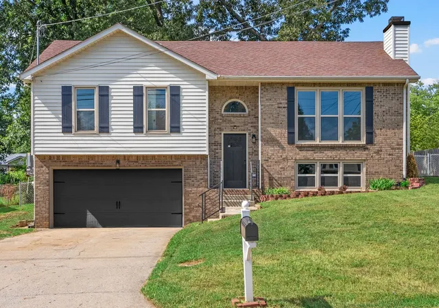 Photo 3 of Single family home for sale at 2161 Amadeus Dr, Clarksville, TN 37040 | MLS# 3546796 | Listing updated on 2026-10-07