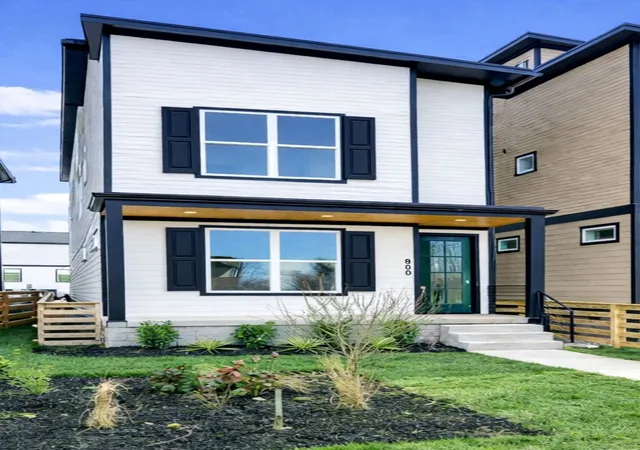 Photo 1 of Single family home for sale at 800 45th Avenue N, Nashville, TN 37209 | MLS# 3545796 | Listing updated on 2026-10-25