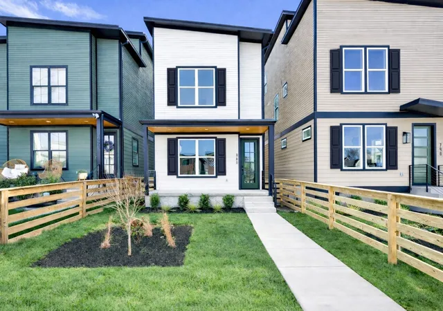 Photo 2 of Single family home for sale at 800 45th Avenue N, Nashville, TN 37209 | MLS# 3545796 | Listing updated on 2026-10-25