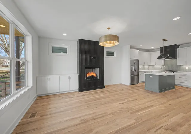 Photo 4 of Single family home for sale at 800 45th Avenue N, Nashville, TN 37209 | MLS# 3545796 | Listing updated on 2026-10-25
