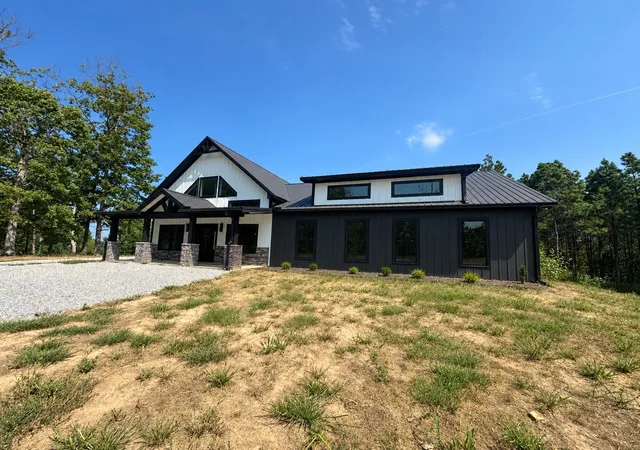 Photo 3 of Single family home for sale at 3145 Highway 231, Erin, TN 37061 | MLS# 3545910 | Listing updated on 2026-10-20