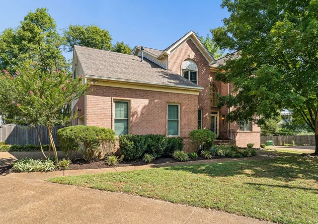 Photo 2 of Sale Pending at 5800 Cross Pointe Ln, Brentwood, TN 37027 | MLS# 3593101 | Listing updated on 2026-09-28