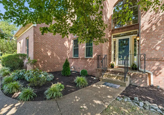 Photo 3 of Sale Pending at 5800 Cross Pointe Ln, Brentwood, TN 37027 | MLS# 3593101 | Listing updated on 2026-09-28