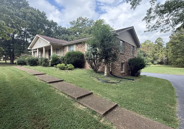Photo 3 of Sale Pending at 131 Bluegrass Pkwy, Lebanon, TN 37090 | MLS# 3545863 | Listing updated on 2026-09-28
