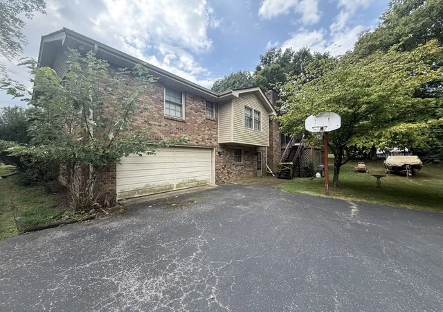 Photo 4 of Sale Pending at 131 Bluegrass Pkwy, Lebanon, TN 37090 | MLS# 3545863 | Listing updated on 2026-09-28
