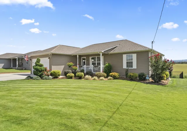 Photo 3 of Single family home for sale at 539 Strawberry Dr, Winchester, TN 37398 | MLS# 3546456 | Listing updated on 2026-09-25