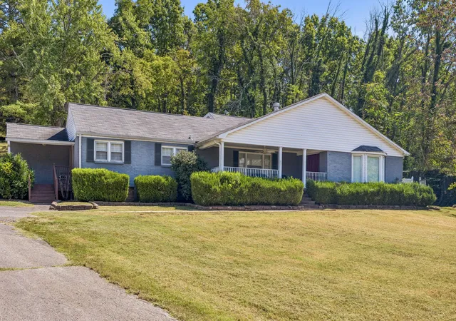 Photo 2 of Single family home for sale at 1332 S Dickerson Rd, Goodlettsville, TN 37072 | MLS# 3593671 | Listing updated on 2026-10-08