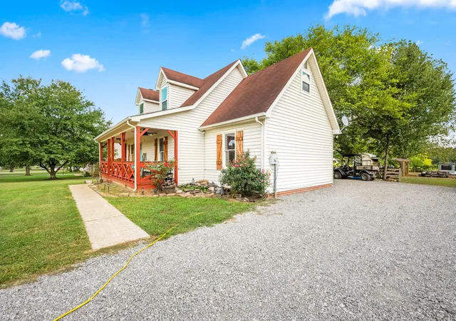 Photo 3 of Single family home for sale at 4068 Caney Crk Ln, Chapel Hill, TN 37034 | MLS# 3593345 | Listing updated on 2026-10-01