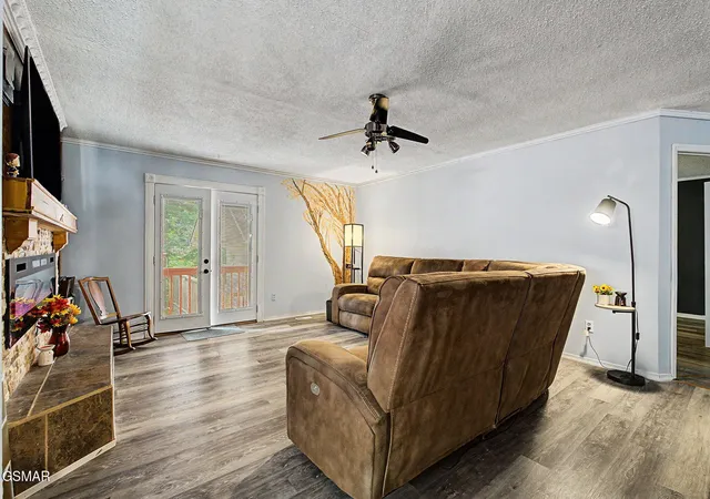 Photo 3 of Single family home for sale at 2136 Daisy Trl, Pigeon Forge, TN 37863 | MLS# 3545876 | Listing updated on 2026-09-17