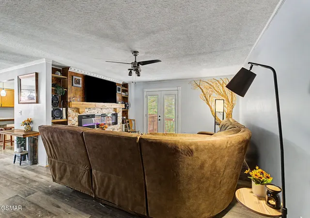 Photo 4 of Single family home for sale at 2136 Daisy Trl, Pigeon Forge, TN 37863 | MLS# 3545876 | Listing updated on 2026-09-17