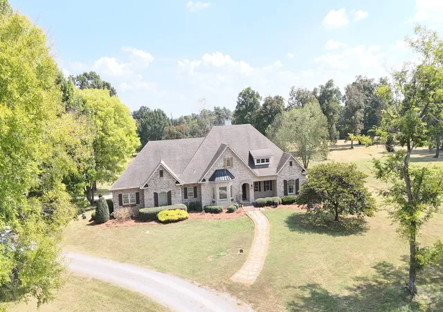 Photo 2 of Sale Pending at 4035 Barfield Crescent Rd, Murfreesboro, TN 37128 | MLS# 3594578 | Listing updated on 2026-10-26