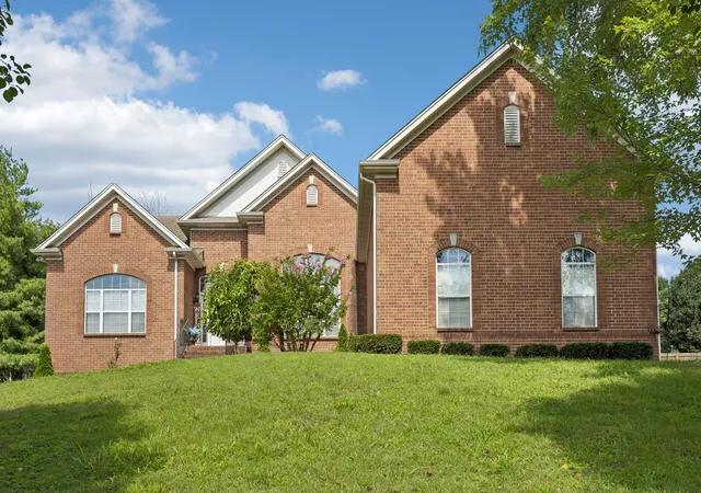 Photo 2 of Single family home for sale at 830 Loretta Dr, Goodlettsville, TN 37072 | MLS# 3546215 | Listing updated on 2026-09-13