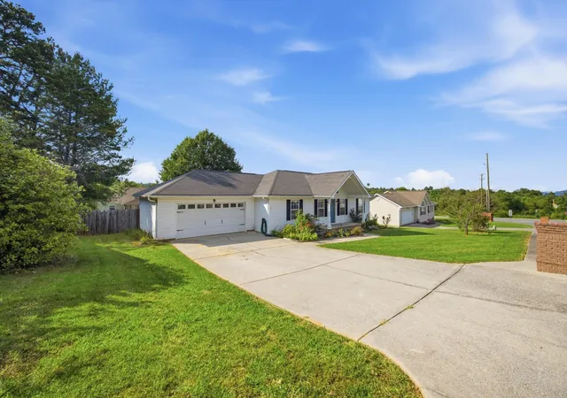 Photo 2 of Single family home for sale at 50 Chestnut Ridge Rd, Ringgold, GA 30736 | MLS# 3545913 | Listing updated on 2026-09-27