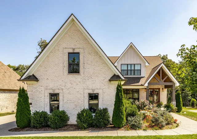 Photo 1 of Single family home for sale at 1221 Ben Forkum Dr, Lebanon, TN 37087 | MLS# 3597056 | Listing updated on 2026-09-21