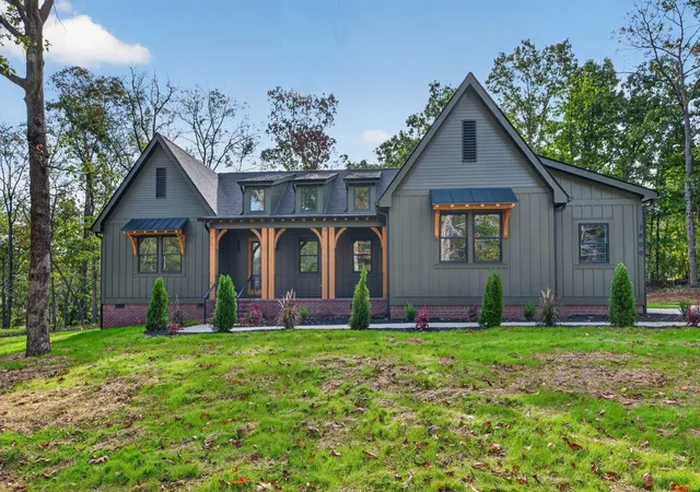 Photo 3 of Single family home for sale at 2800 Corral Rd, Signal Mountain, TN 37377 | MLS# 3545938 | Listing updated on 2026-10-08