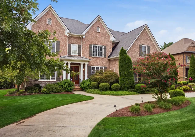 Photo 4 of Single family home for sale at 625 Calverton Ln, Brentwood, TN 37027 | MLS# 3592461 | Listing updated on 2026-09-18