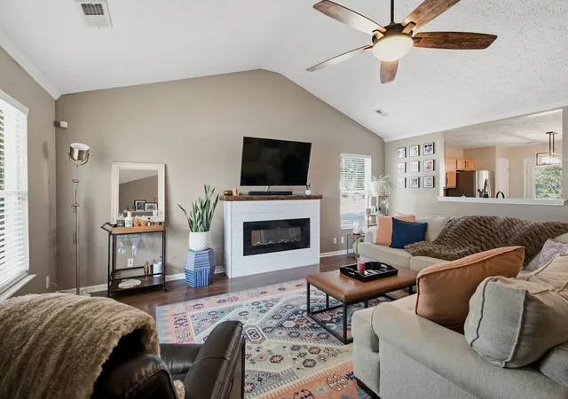 Photo 4 of Single family home for sale at 1012 Bradford Park Rd, Mount Juliet, TN 37122 | MLS# 3547129 | Listing updated on 2026-10-09