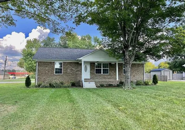 Photo 1 of Single family home for sale at 324 Debus St, Lawrenceburg, TN 38464 | MLS# 3592950 | Listing updated on 2026-09-22