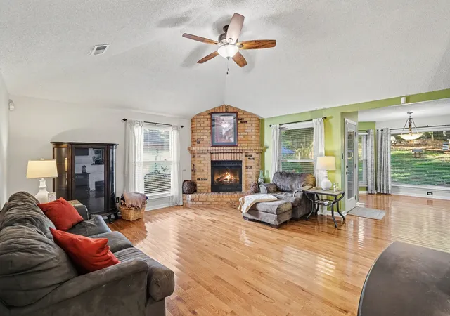 Photo 4 of Single family home for sale at 1201 Jacksons View Rd, Hermitage, TN 37076 | MLS# 3545978 | Listing updated on 2026-10-03