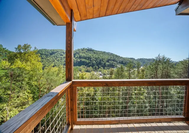 Photo 2 of Single family home for sale at 3004 Crestview Ct, Sevierville, TN 37862 | MLS# 3545976 | Listing updated on 2026-10-10