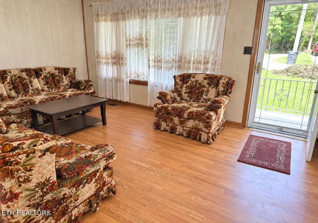 Photo 2 of Single family home for sale at 1810 Fenwood Dr, Knoxville, TN 37918 | MLS# 3545989 | Listing updated on 2026-09-14