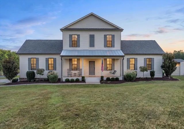 Photo 1 of Single family home for sale at 1201 Carters Crk Pike, Columbia, TN 38401 | MLS# 3546887 | Listing updated on 2026-09-12