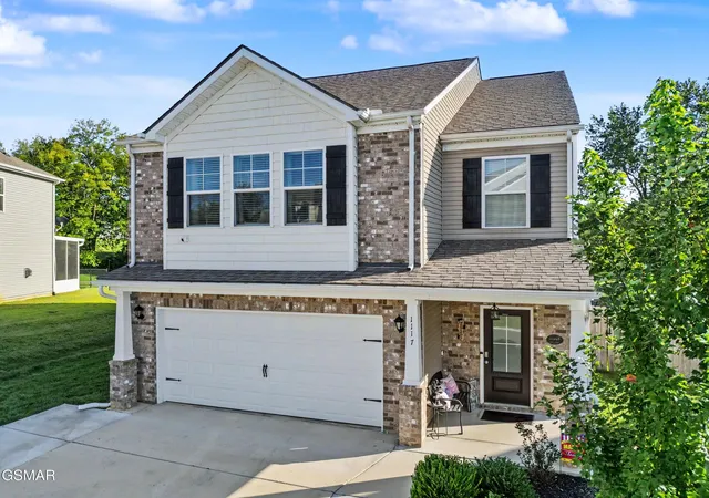 Photo 1 of Single family home for sale at 1117 Beacon Rd, Sevierville, TN 37876 | MLS# 3546037 | Listing updated on 2026-10-01